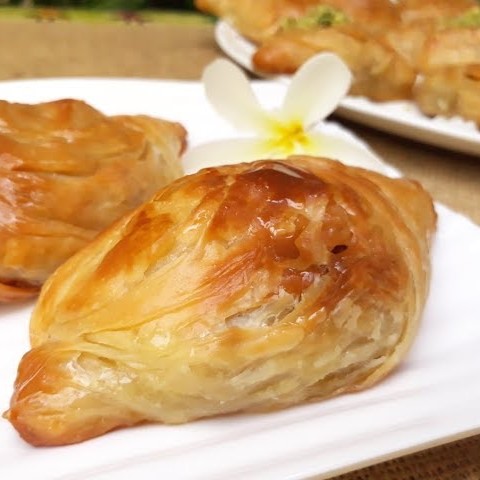 قطعة فطائر قشطة