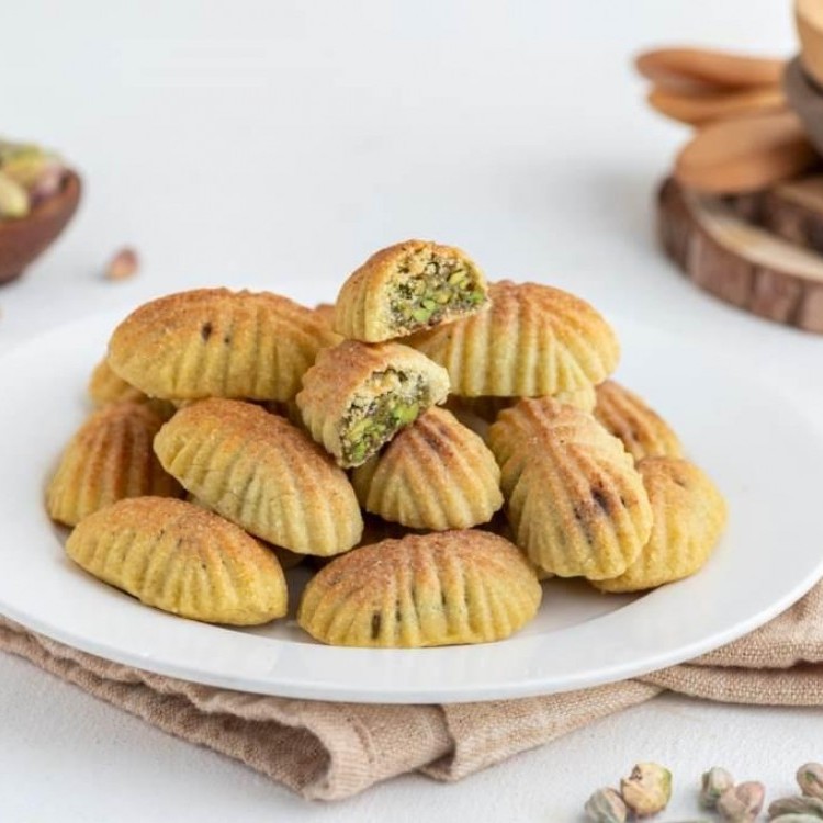قطعة معمول فستق حلبي